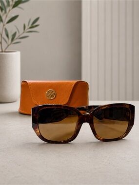 Tory Burch Polarized Sunglasses with Original Leather Case